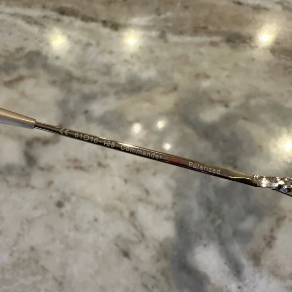 Oliver Peoples Aviator Aero Commander Polarized 61mm Sunglasses Gold Neutral EUC - Picture 5 of 9